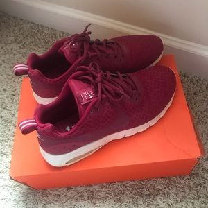 Nike Air Tennis Shoes